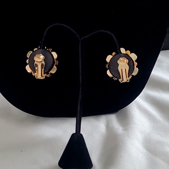 Source Unknown Jewelry Vintage Black White Bead Flower Petal